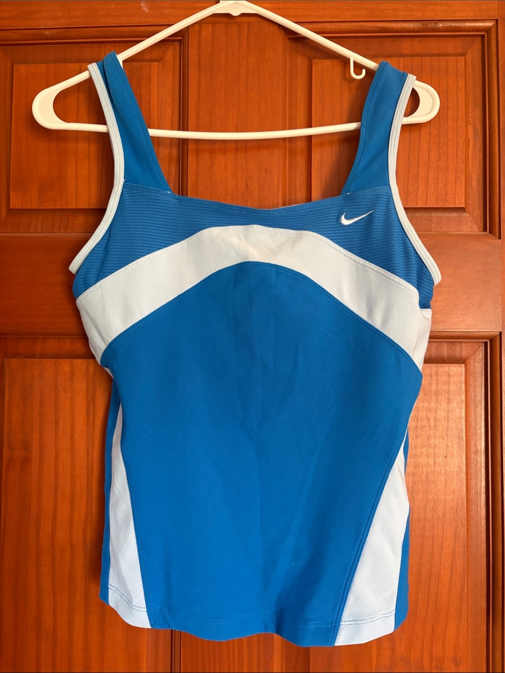Y2K Vintage Nike Women’s Blue and White Athletic Tank Top